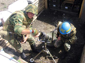 Миротворцы в Кодорском ущелье. Фото с сайта reporter-ufo.ru (с)