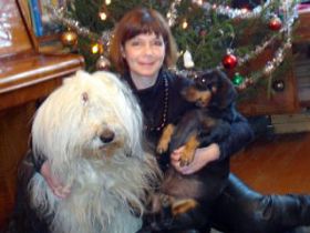 Наталья Сейбиль с собаками. Фото с сайта newsru.com